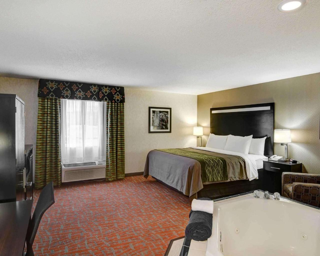 Comfort Inn Painesville Exterior photo